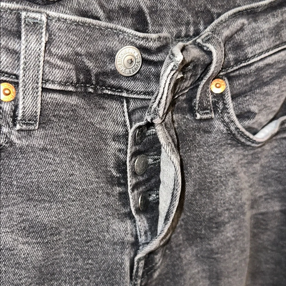 Levi’s High Rise Tapered Jeans - Picture 4 of 17